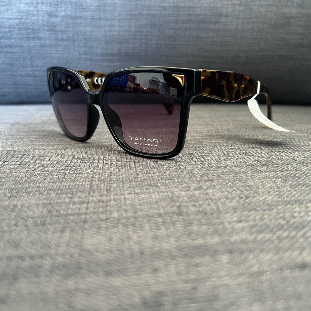 NWT TAHARI SUNGLASSES EYEWEAR ACCESSORY
